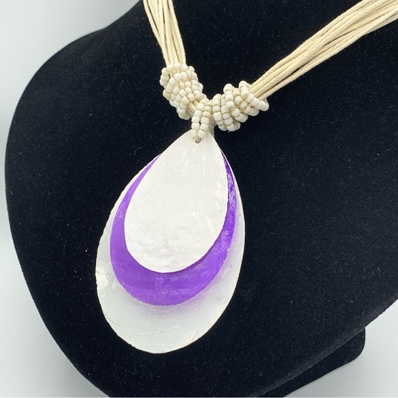 Vintage Rope String Seashell Necklace - Picture 2 of 3